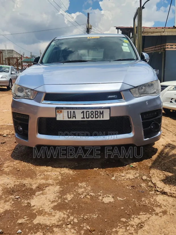 Mitsubishi Outlander 2010 Silver - 1