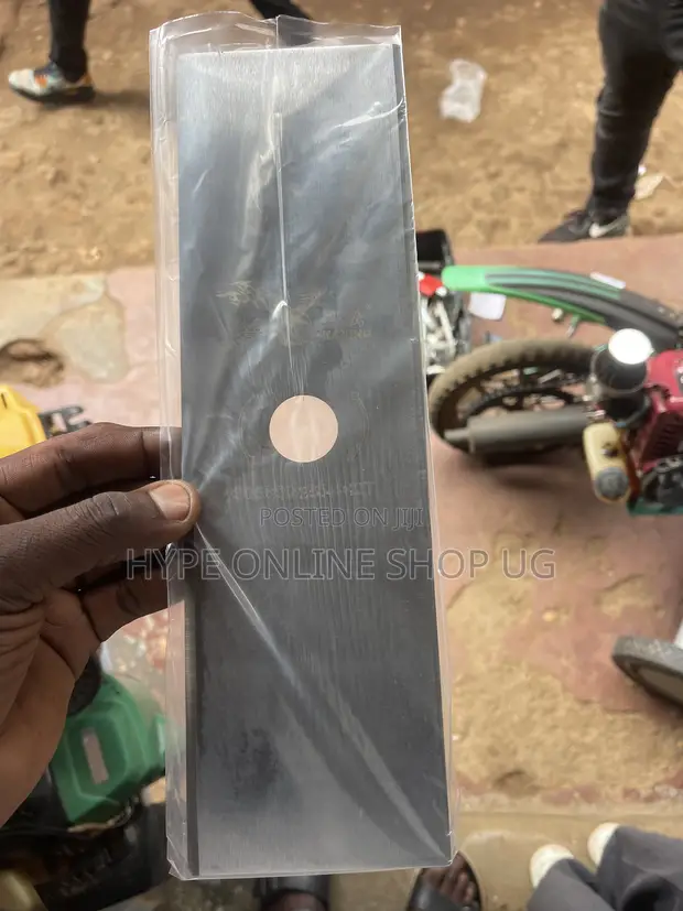 Brand New Lawn Mower Slasher Blade Spare - 1