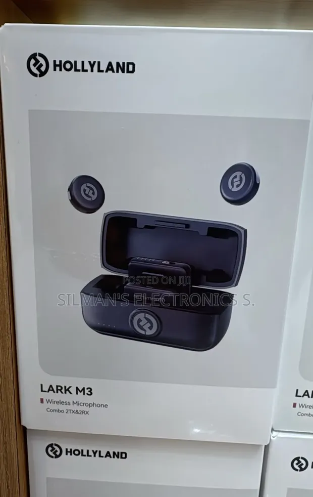 Hollyland Lark M3 Wireless Microphone Combo - 1