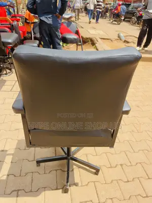 Brand New Rotating Barber Chair