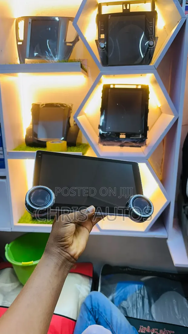 Universal Dual Knob Android Car Screen with YouTube & WiFi - 1