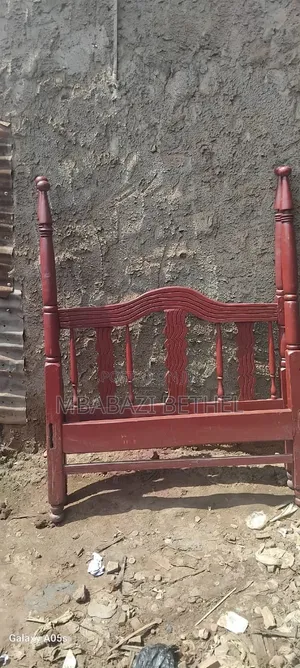 Used 4x6 Wooden Bed