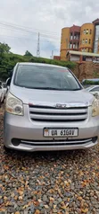 Toyota Noah 2.0 143hp AWD 8 Seater 2010 White - 2
