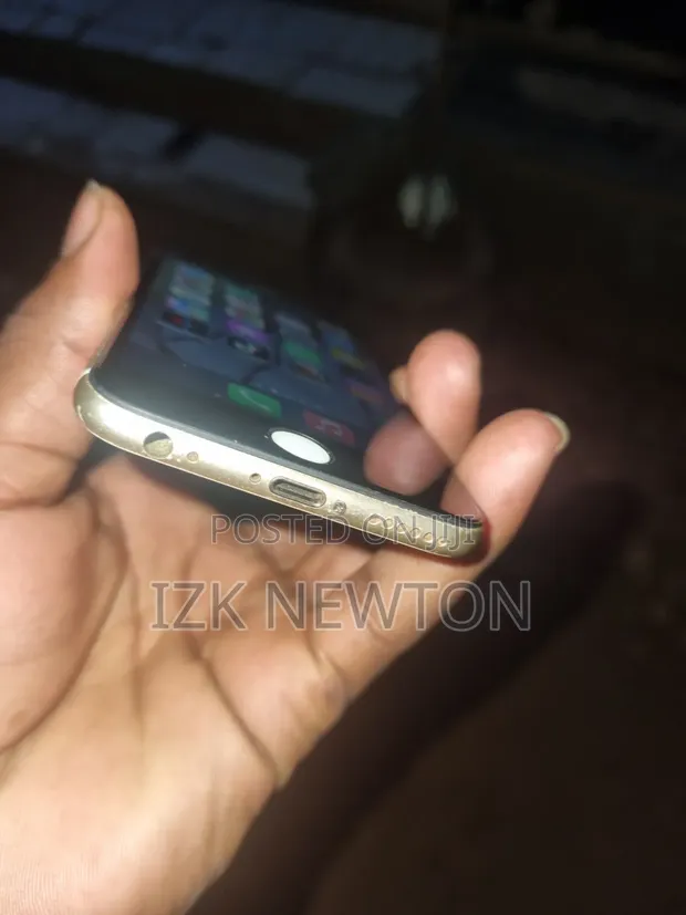 Apple iPhone 6s 64GB Silver - 1