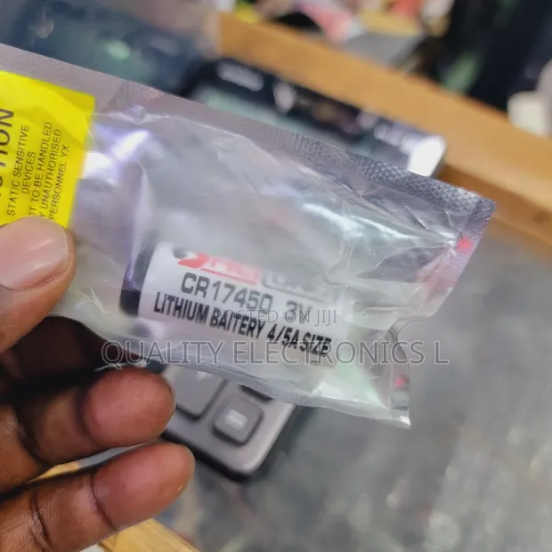 Meidong CR17450 3V Lithium Batteries - 1