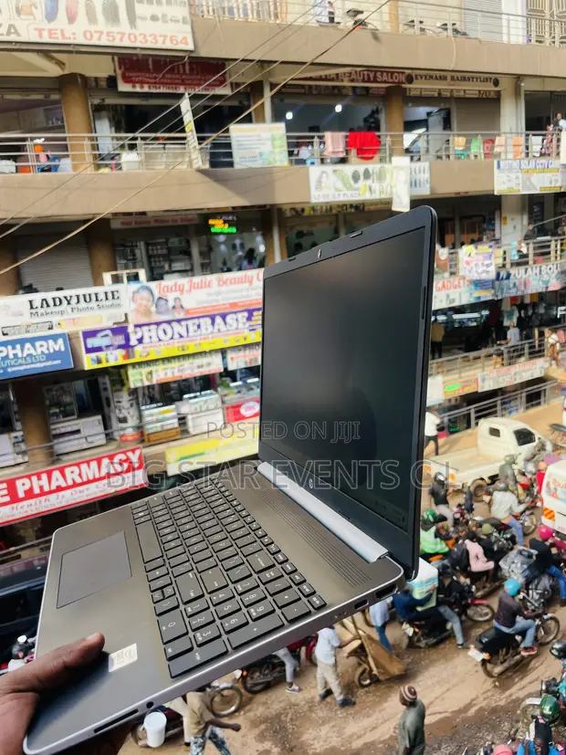 HP Laptop 250 G7 i7 8GB RAM 256GB SSD - 1