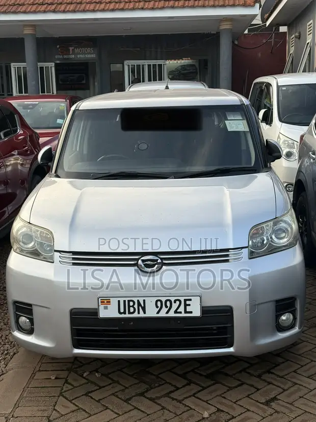Toyota Corolla Rumion Hatchback 1.5 FWD 2009 Silver - 1
