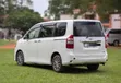 Toyota Noah 2.0 143hp AWD 8 Seater 2012 White - 4