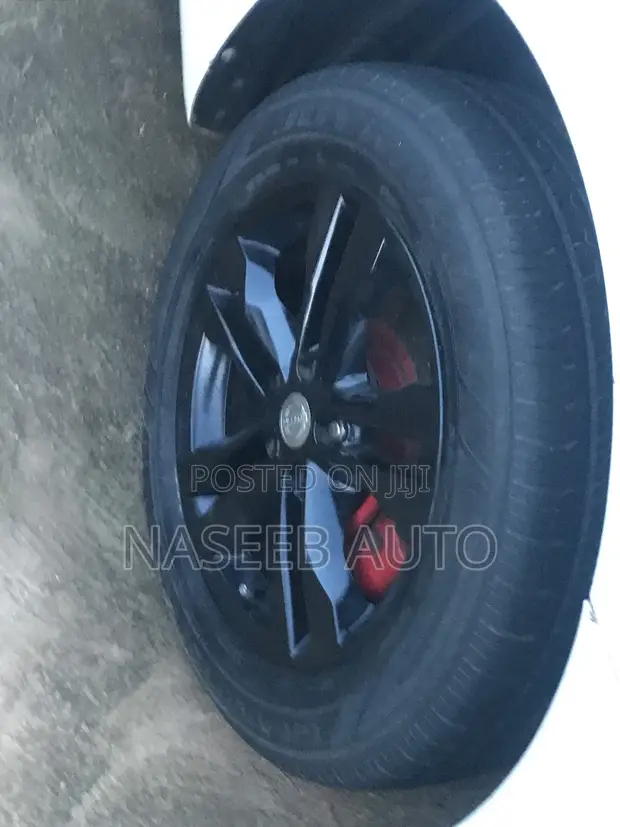 Nissan Fuga 2012 White - 1