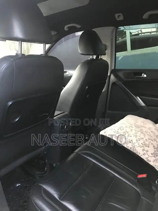 Volkswagen Tiguan 2012 White - 1