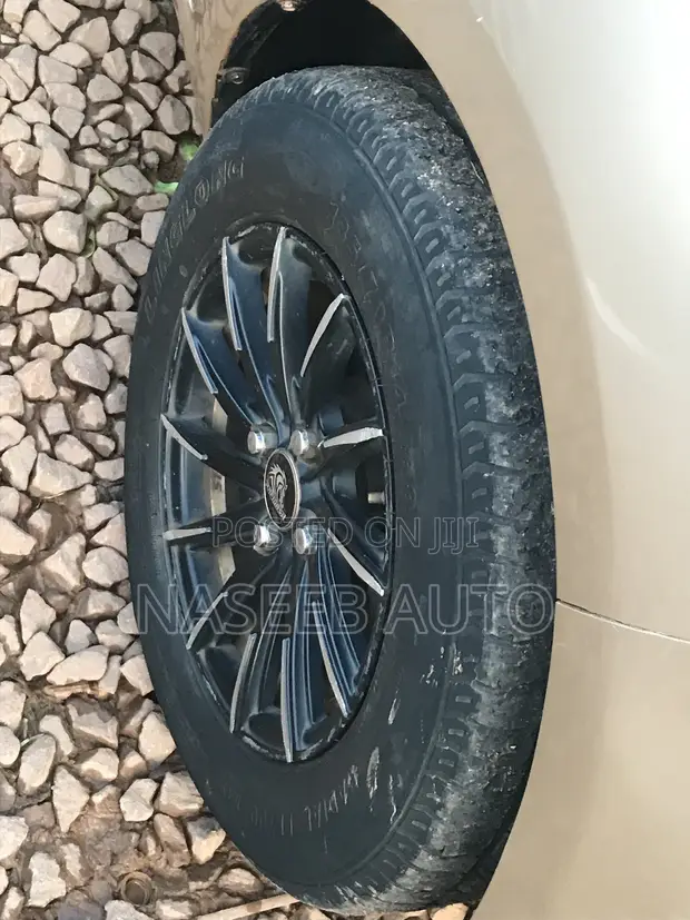 Toyota Passo Sette 2009 Gold - 1