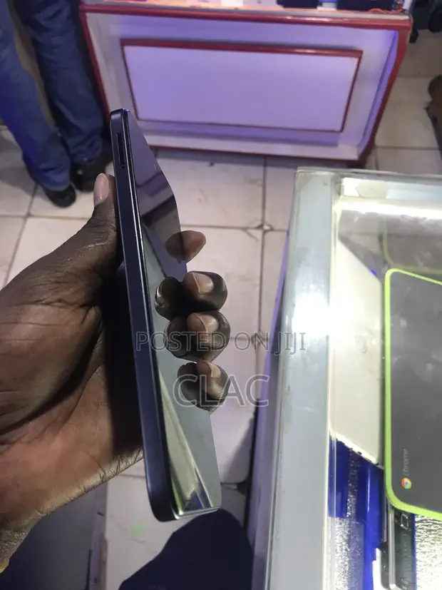 New Infinix Hot 60i 256GB Blue - 1