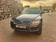 Volkswagen Touareg 2009 Gray - 2