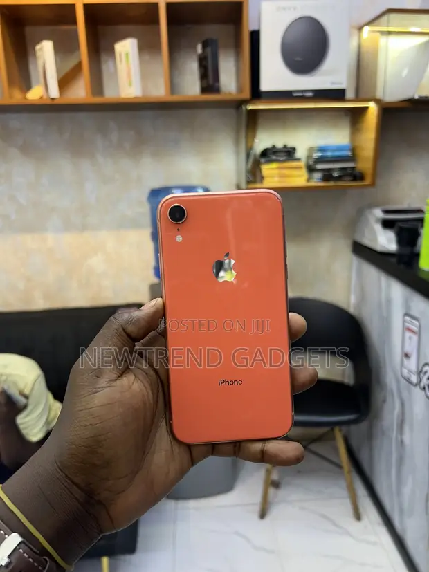 Apple iPhone XR 64GB Orange - 1