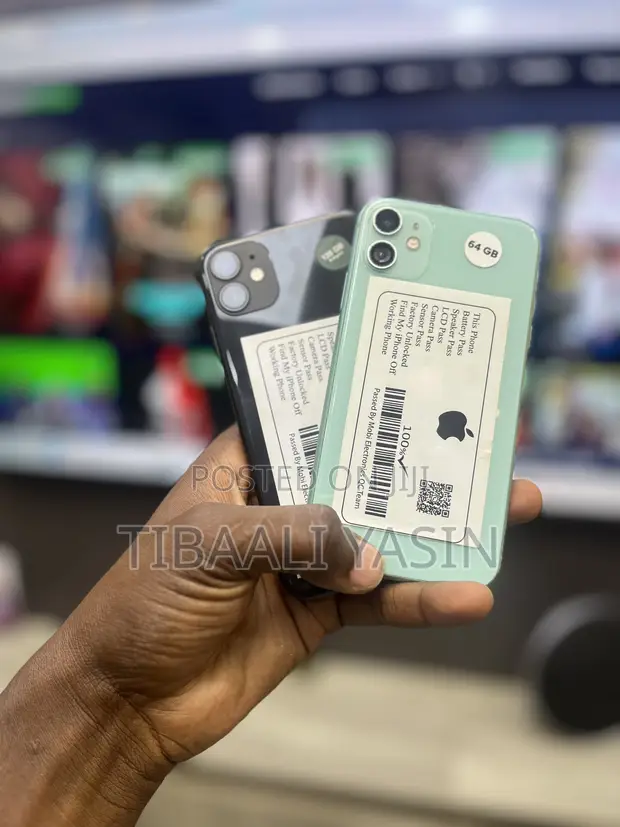 Apple iPhone 11 64GB Black - 1