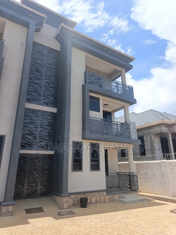 4-Bedroom Penthouse for Rent in Nakawa - 1