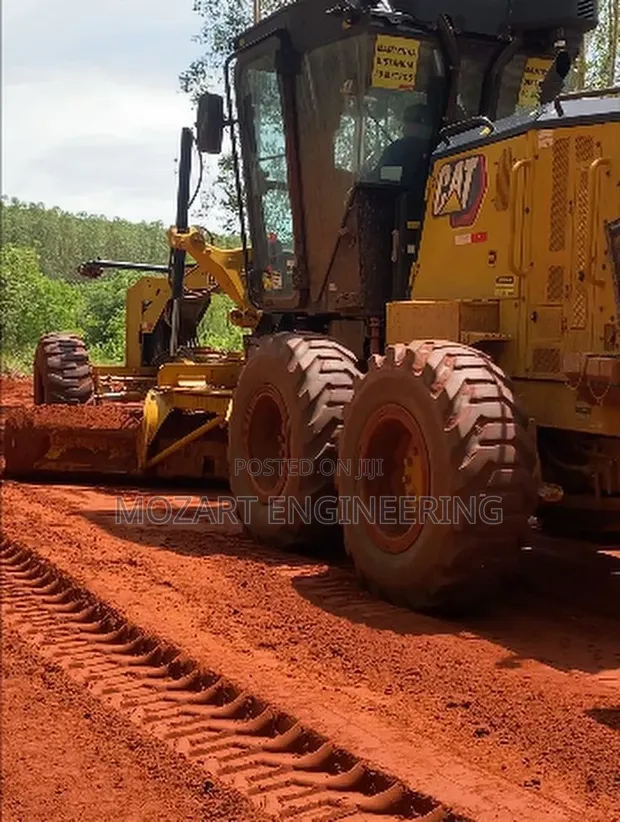 Heavy Machinery Hire: Graders, Rollers, Excavators - 1