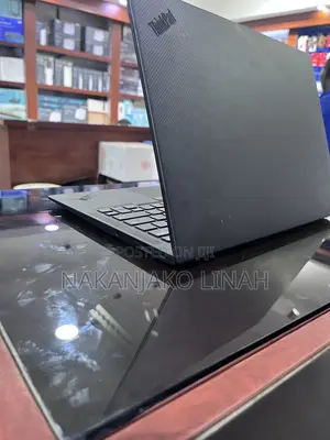 Lenovo ThinkPad X1 Carbon Laptop (11th Gen i7, 16GB RAM, 512GB SSD)