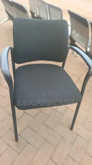 Simple Guest Chair - Black