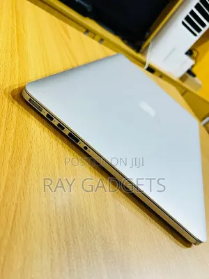 Apple MacBook 2016 8GB RAM, 256GB SSD
