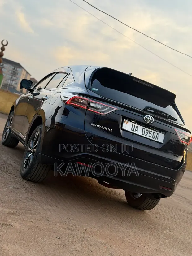 Toyota Harrier 2.0 SUV 2016 Black - 1