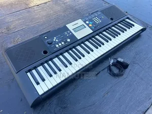 Used Yamaha YPT-220 Portable Keyboard