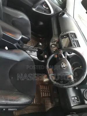 Toyota Vanguard 2010 White