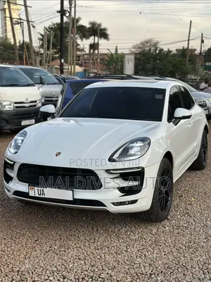 Porsche Macan GTS 2018 White