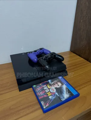 Chipped PS4 Standard with 12 Games & 2 Controllers