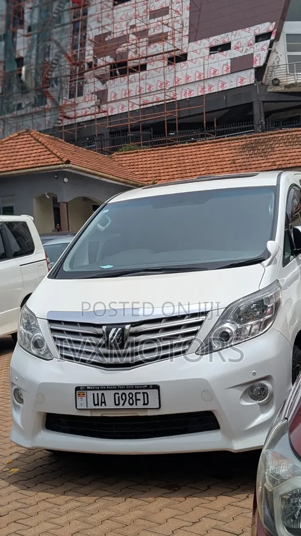 Toyota Alphard 2.4 Petrol AWD 2010 White - 1