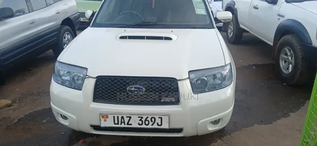 Subaru Forester 2004 White - 1