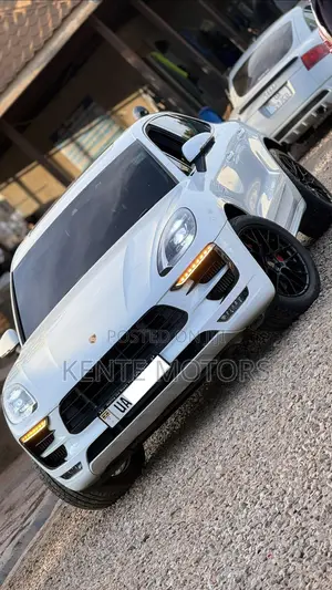 Porsche Macan GTS 2018 White