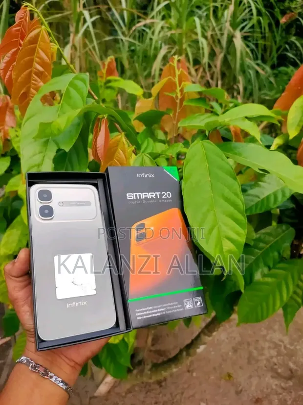 New Infinix Smart 20 128GB Silver - 1