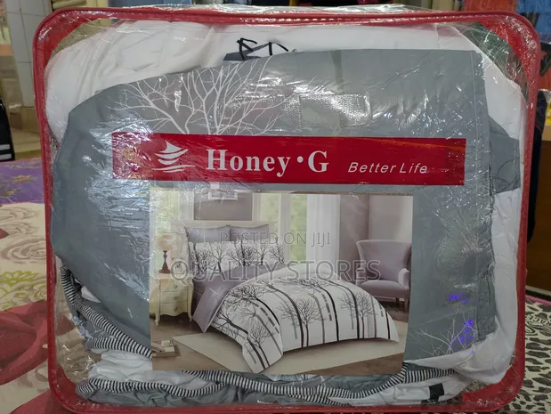 Brand New Six by Six Tree Bedcover Set - 1