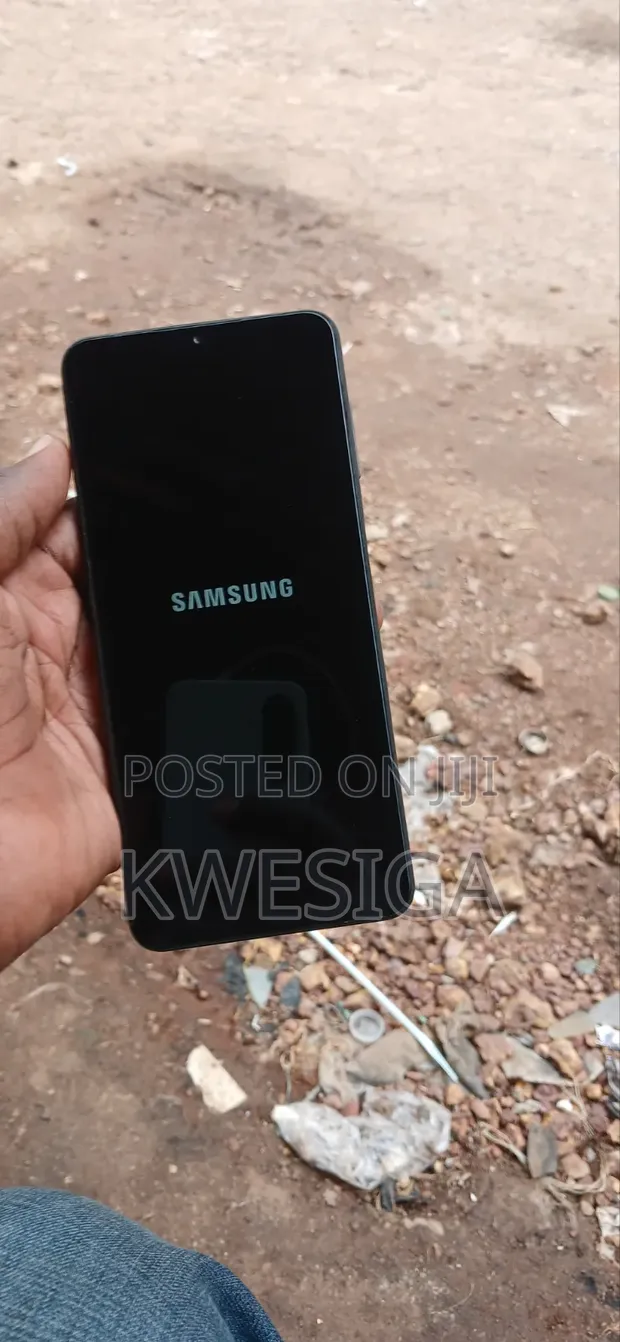Samsung Galaxy A12 64GB Black - 1
