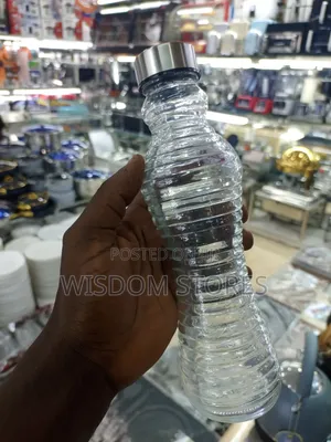 Reusable Glass Water Bottle with Metallic Screw-on Cap (500ml)