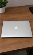 Apple MacBook Air 2017 - Core i7, 8GB RAM, 500GB SSD - 2