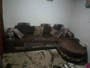 L-Shaped 5-Seater Chairs