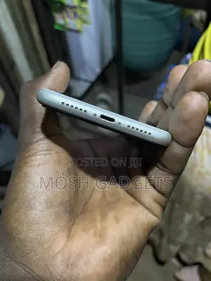 Apple iPhone 11 128GB White