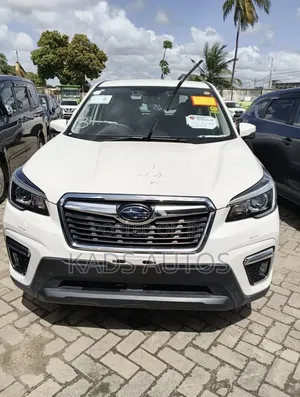 Subaru Forester Premium AWD 2019 Pearl