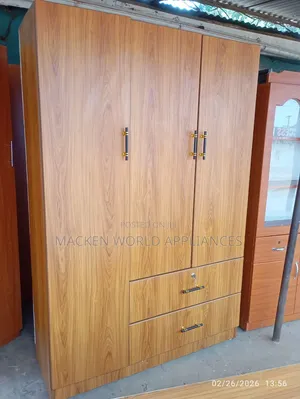 Quality 3-Door, 2-Drawer Wardrobe