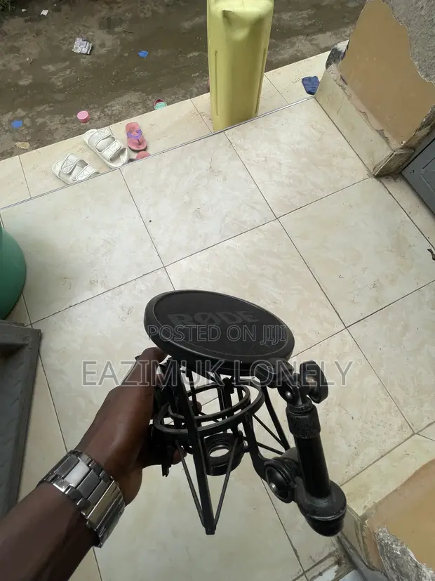 Rode NT1-A Condenser Microphone - 1