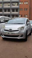 Toyota Ractis 1.3 FWD 2011 Silver - 2