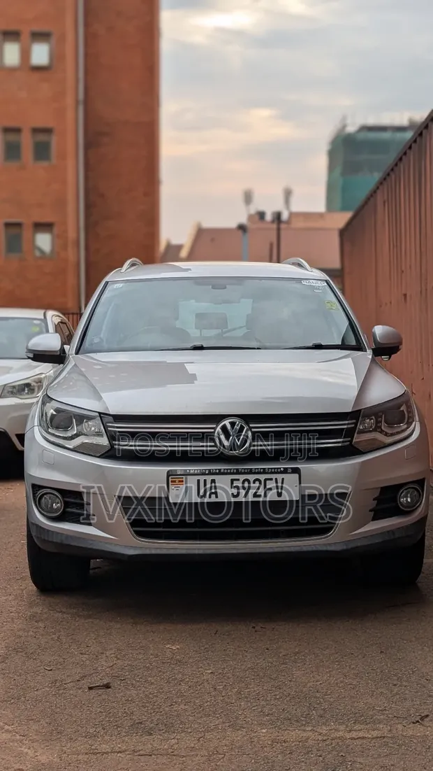 2014 Volkswagen Tiguan SE 4Motion SUV AWD - 1