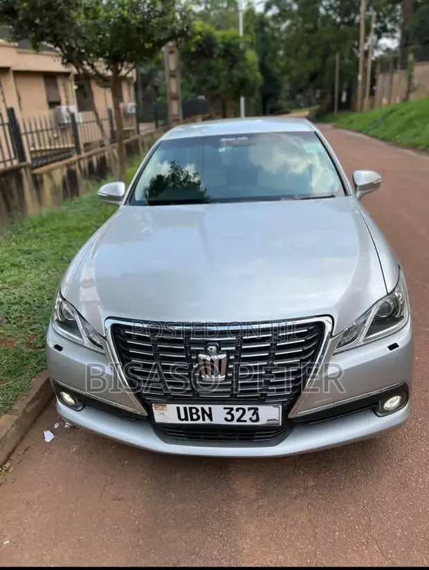 Toyota Crown Royal Saloon 2014 - 1